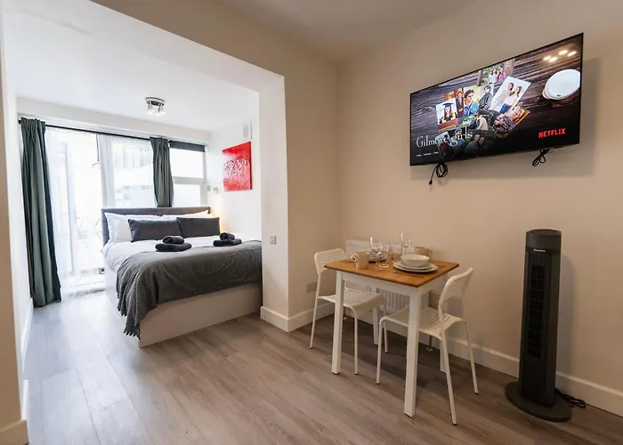 Fulham Central London Luxury Studios Close To Underground Newly Refurbished Hr