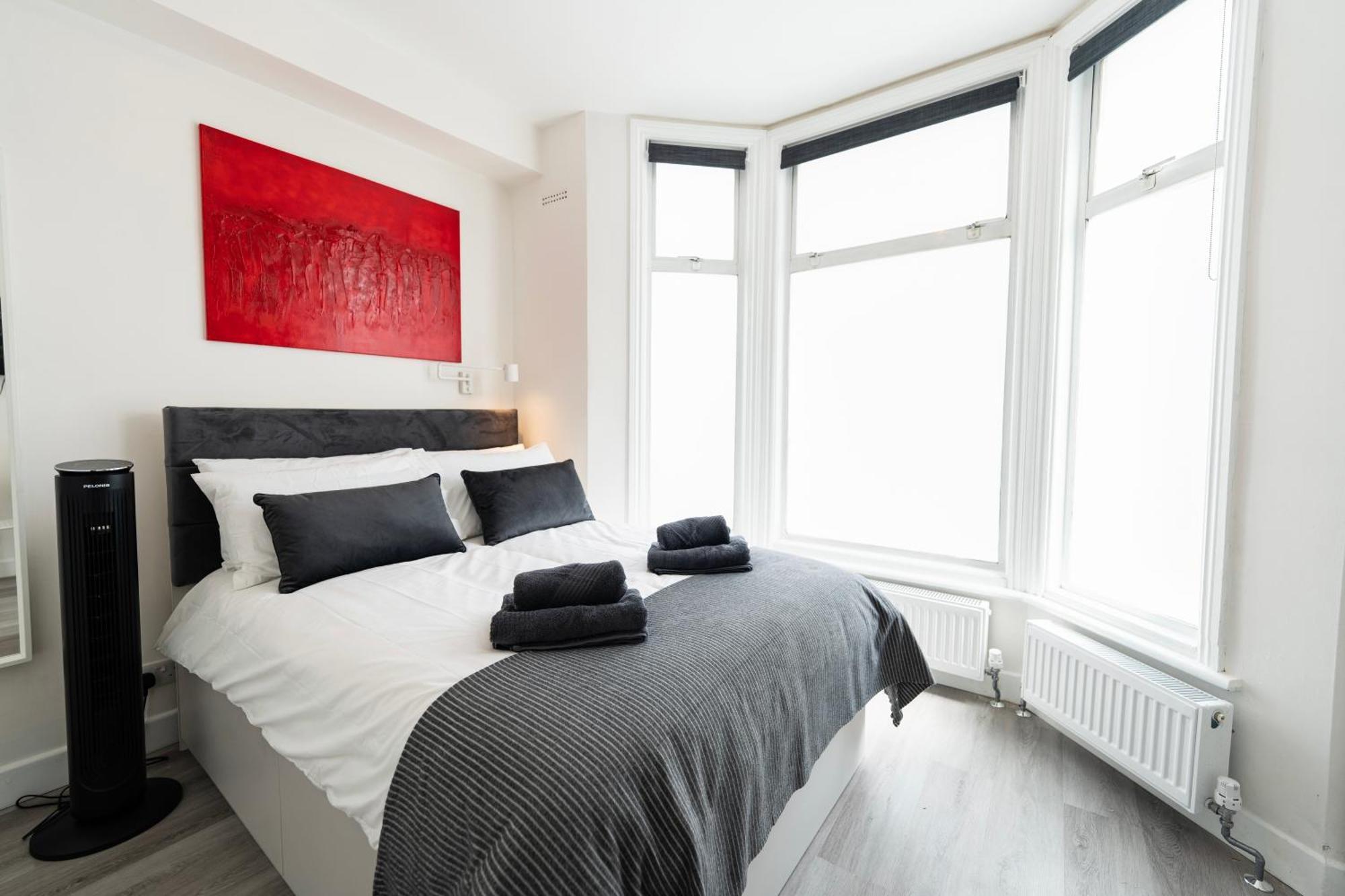 Fulham Luxury Close To Underground Newly Refurbished Hr
